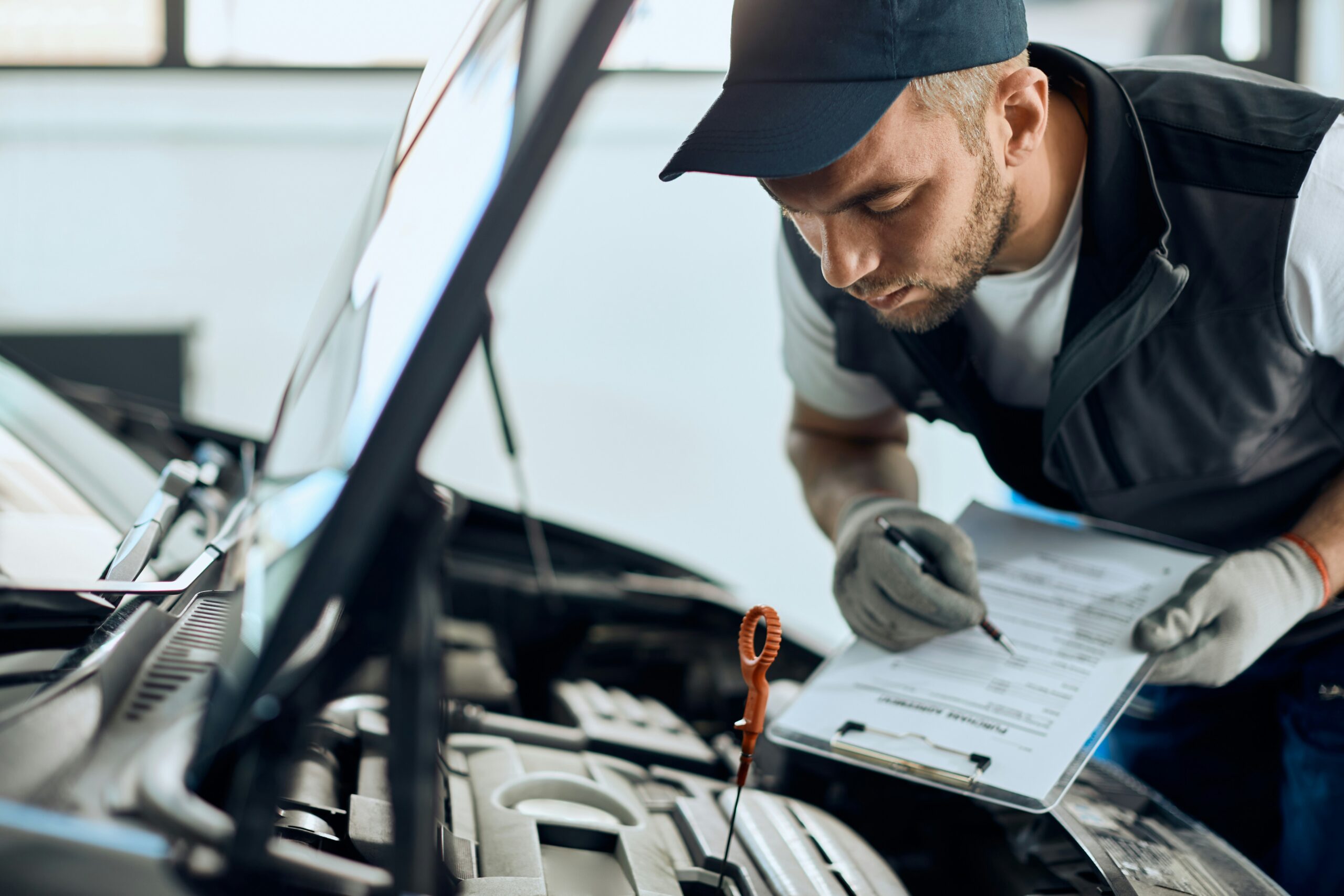 Checklist de lubricación semanal y mensual en flotas de camiones